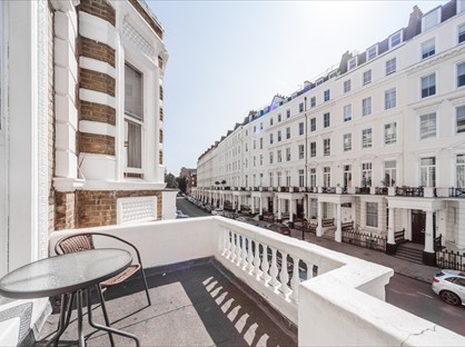 1 Bed Flat, Lexham Gardens, W8