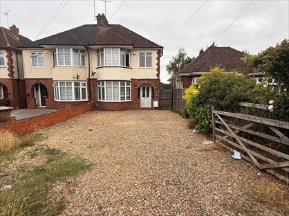 3 Bed Semi-Detached House, Barton Road, LU3