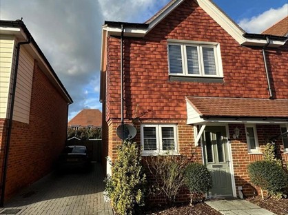 2 Bed Semi-Detached House, Woollen Way, TN27