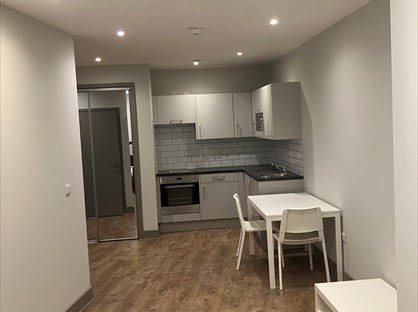 Studio Flat, Week Street, ME14