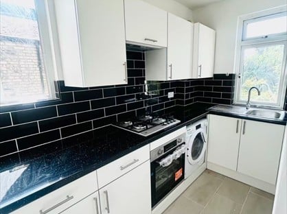 3 Bed Flat, Ravenshurst Avenue, NW4