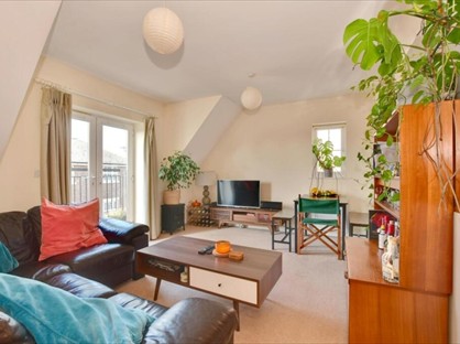 2 Bed Flat, Exchange Court, TN9