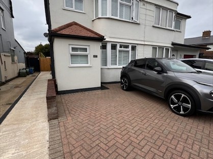 3 Bed Semi-Detached House, Walton Road, KT8