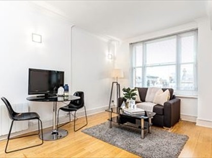 Studio Flat, Hill Street, W1J