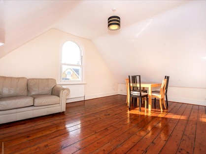 2 Bed Flat, Halesworth Rd, SE13