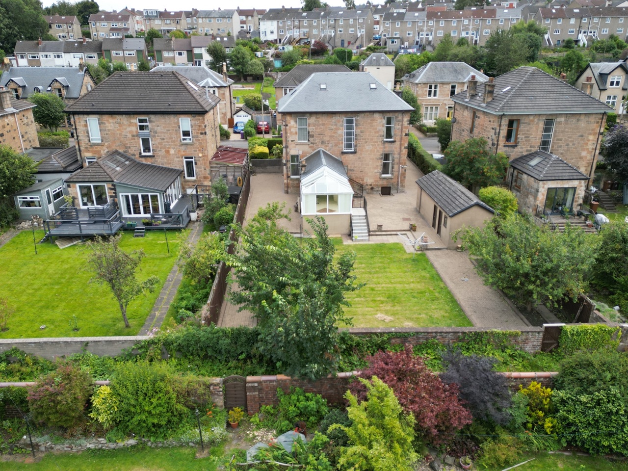 7 Bed Detached House, Glasgow, G44 photo 3