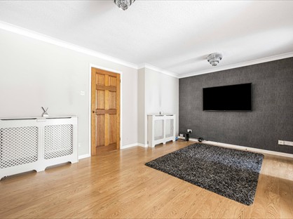 3 Bed Semi-Detached House, Narromine Drive, RG31