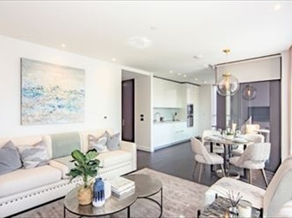 2 Bed Flat, Thornes House, SW11