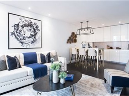 3 Bed Flat, Thornes House, SW11