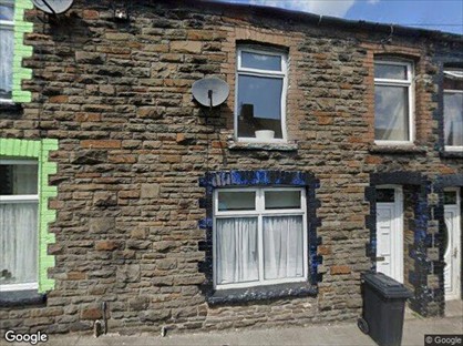 3 Bed Terraced House, Fox Street, CF46