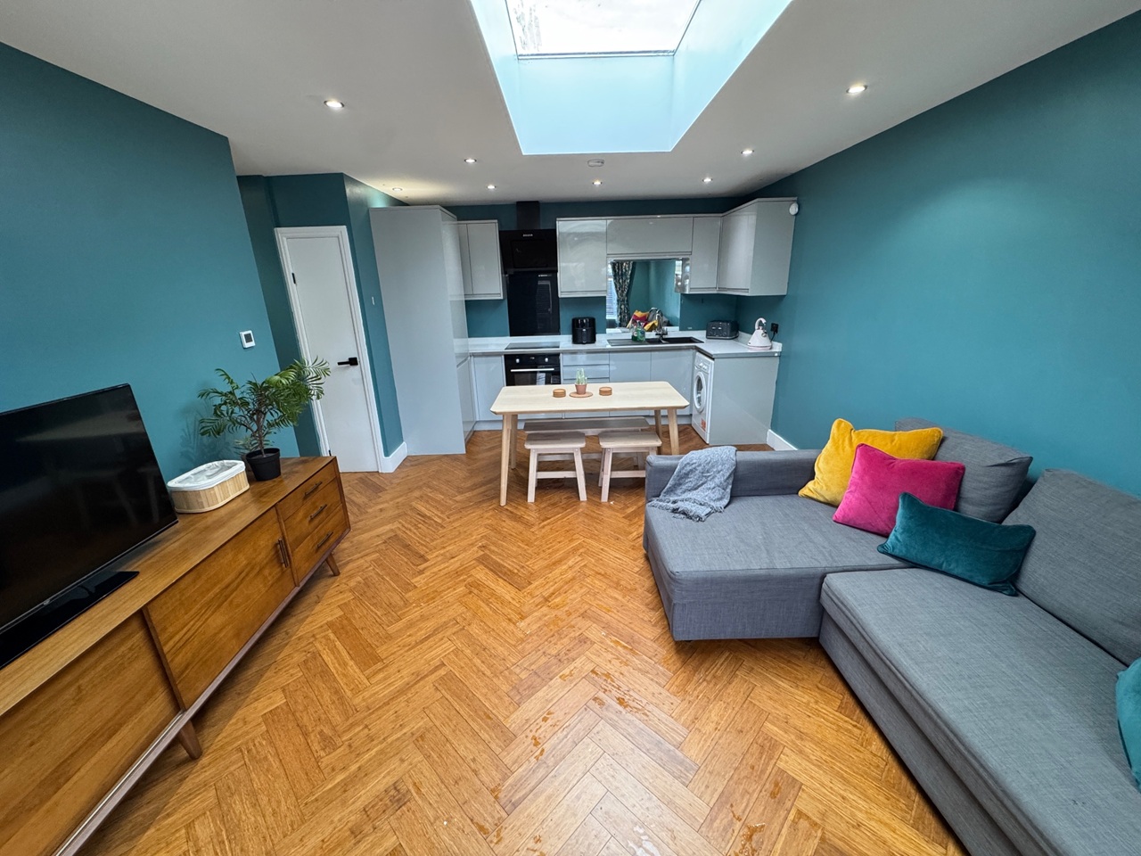 London - 2 Bed Bungalow, Hassocks Road, SW16 - To Rent Now for £2,000. ...