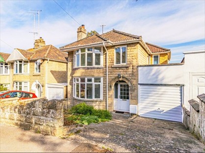 4 Bed Detached House, Old Town, SN1