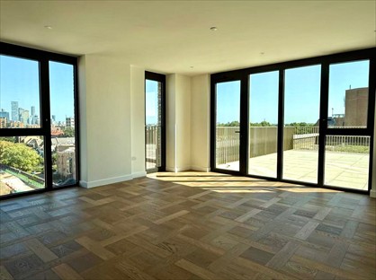 3 Bed Flat, Boxwood Gardens, E1W