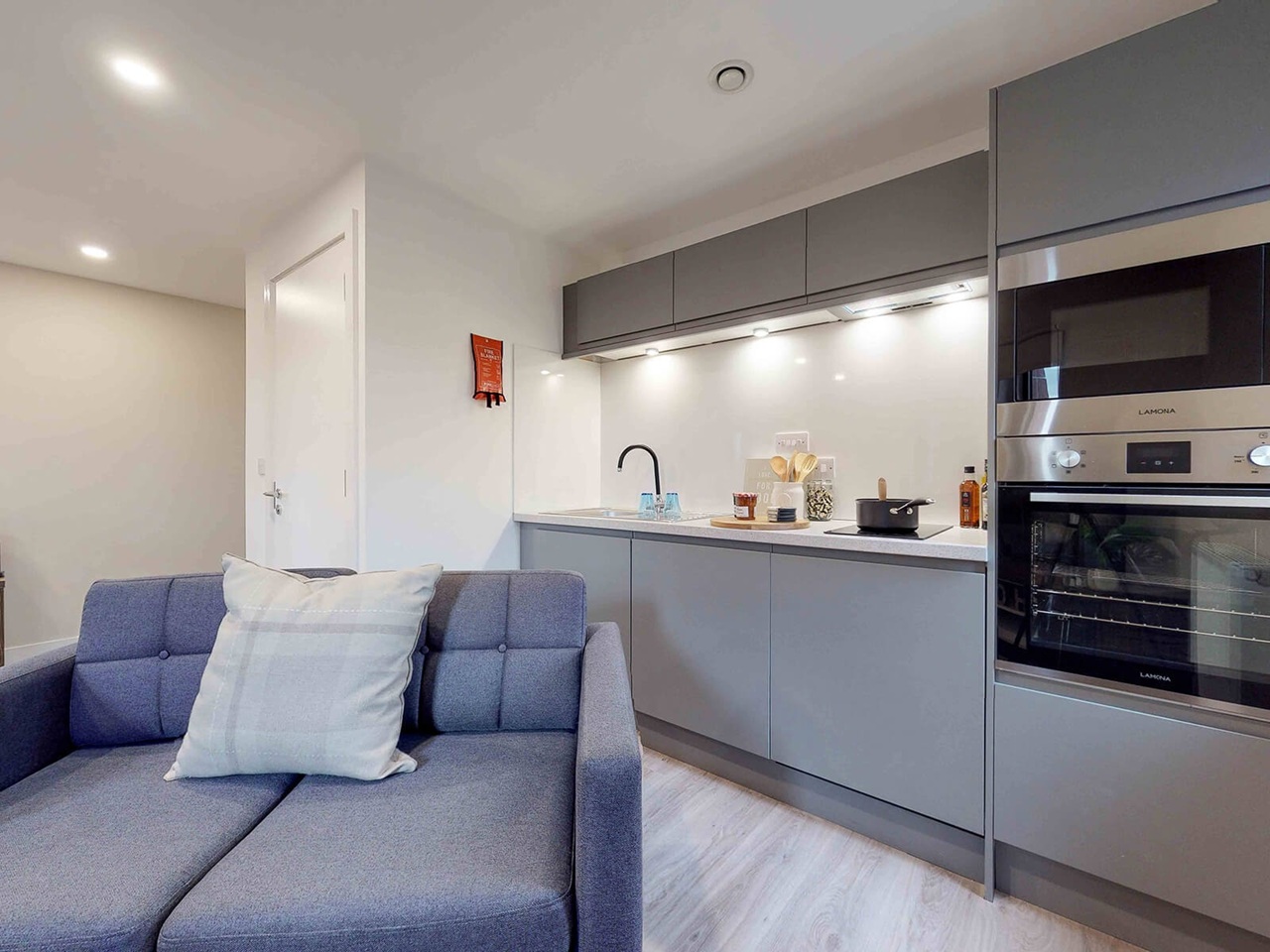 Studio Flat, Apollo Residence, S1, N1 7GU