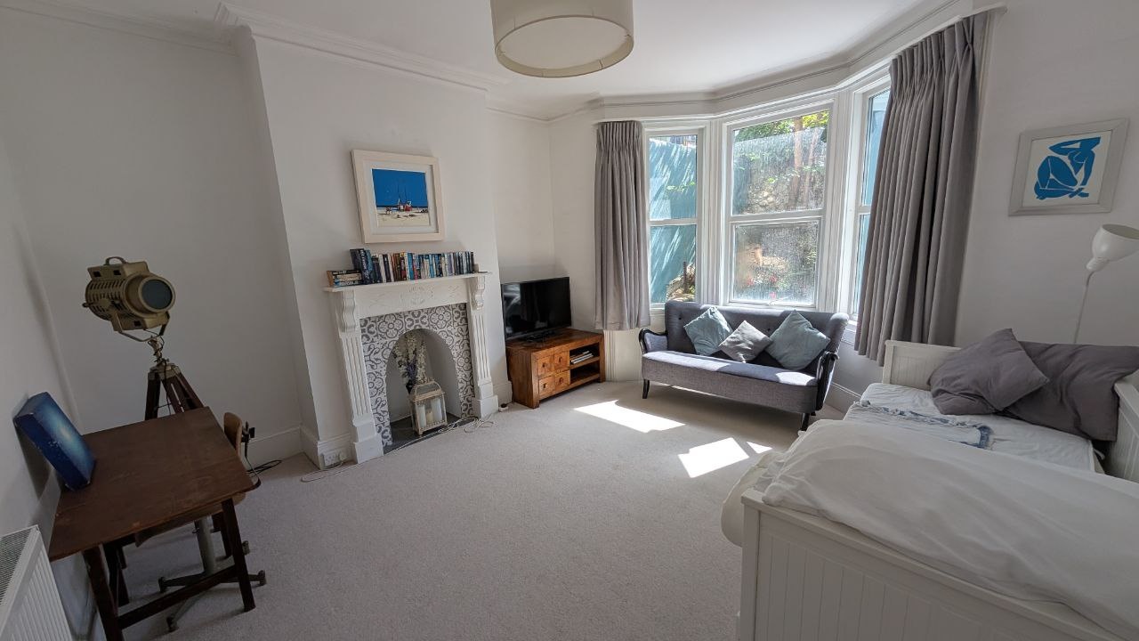 1 Bed Flat, Ditchling Rise, BN1