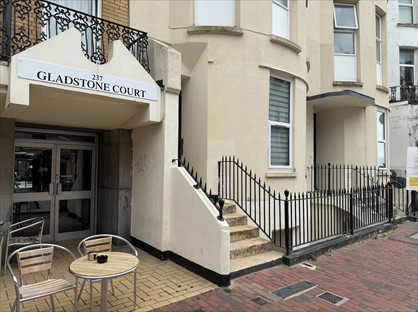 2 Bed Flat, Gladstone Court, BN21