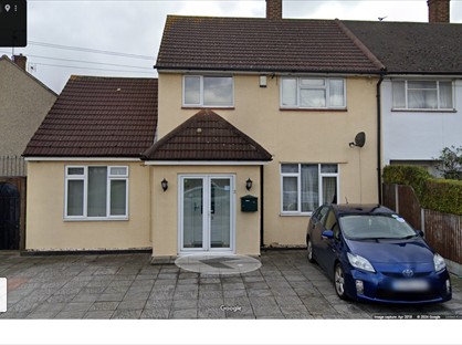 4 Bed Semi-Detached House, Charlbury Crescent, RM3