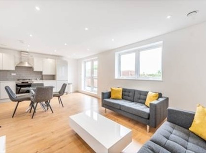 2 Bed Flat, Holmfield, HA0