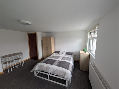 Studio Flat, Norfolk Avenue, N13