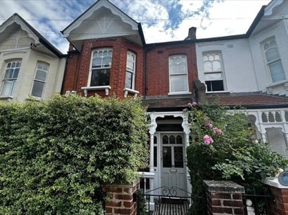 4 Bed Terraced House, Lavenham Road, SW18
