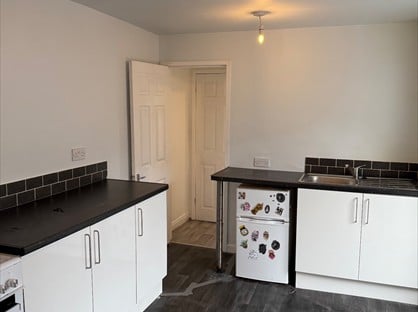 1 Bed Flat, Park Road, CF42