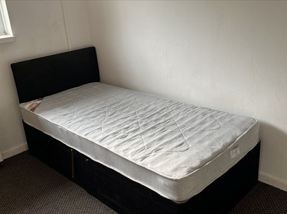 Room in a Shared Flat, Offa Street, LL11
