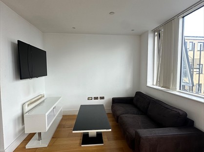 1 Bed Flat, Skyline, SL1