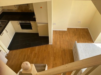 1 Bed Flat, Norbury Crescent, SW16