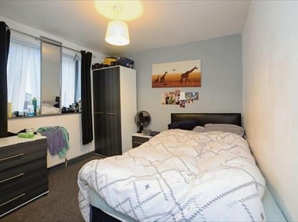 Room in a Shared House, Appleton Walk, SK9