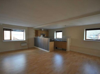 1 Bed Flat, Palace Court, NN10