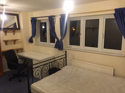 Room in a Shared House, Britten Close, CO4