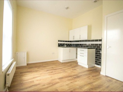 Studio Flat, Gorton Road, SK5