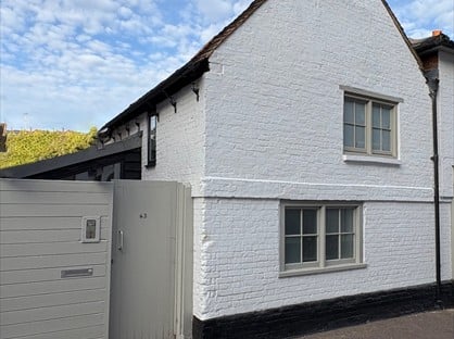 1 Bed End Terrace, Dene Street, RH4