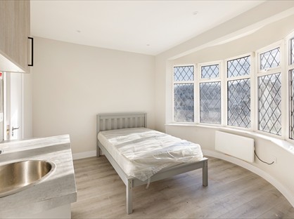 Studio Flat, Broad Walk, SE3