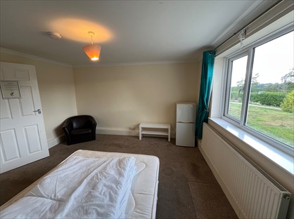 Bedsit, Roods Accomodation, PL12