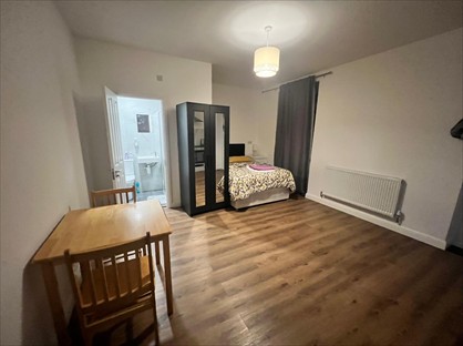 Studio Flat, Princess Avenue, N13