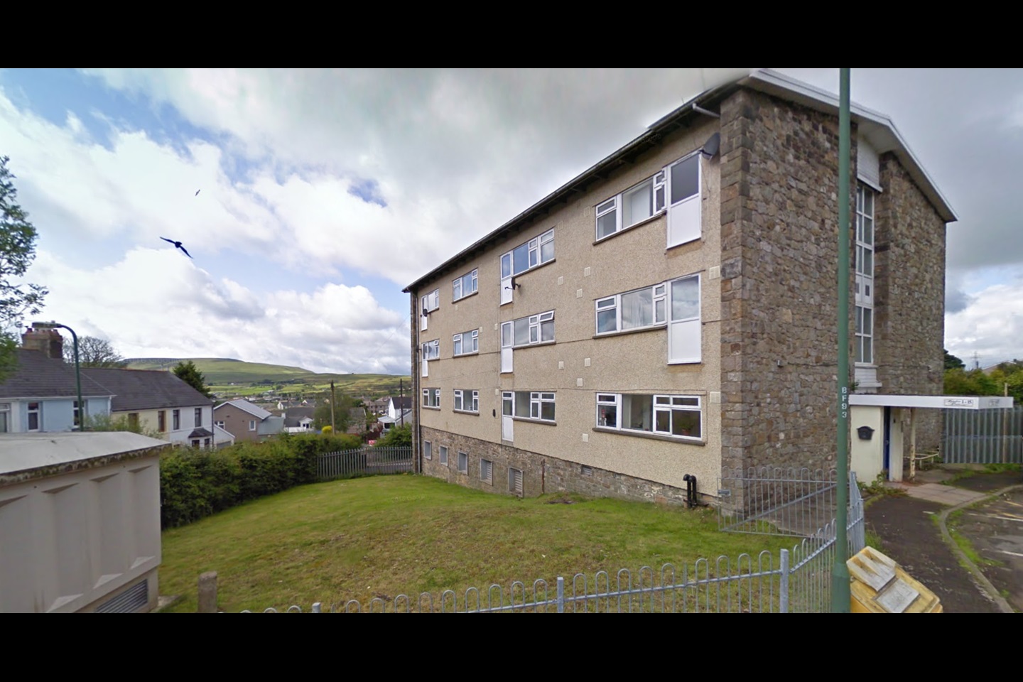 Brynmawr, Wales 1 Bed Flat, The Hendre Flats, NP23 To Rent Now for