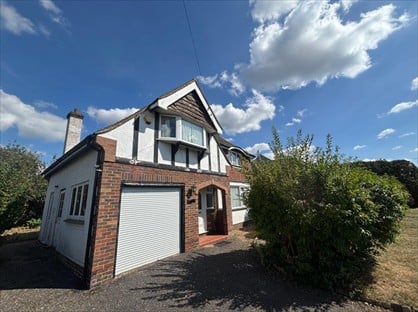 3 Bed Detached House, Crabtree Lane, KT23