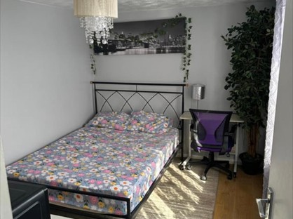 Room in a Shared House, Elmore, SN3