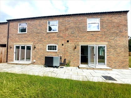 Room in a Shared House, Milford, YO7
