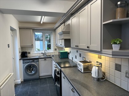 4 Bed Semi-Detached House, Forbes Close, M33