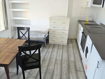 2 Bed Flat, High Road, N17
