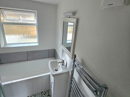 1 Bed Flat, Templar Street, CT17