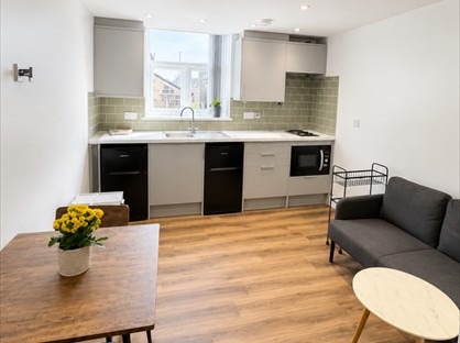 2 Bed Flat, Portland Street, HD1