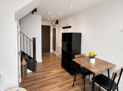 2 Bed Flat, Portland Street, HD1