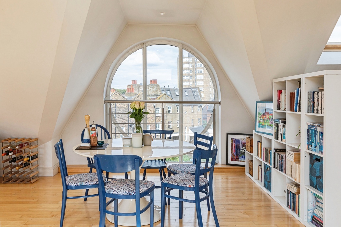 2 Bed Flat, Dalston Lane, E8 photo 5