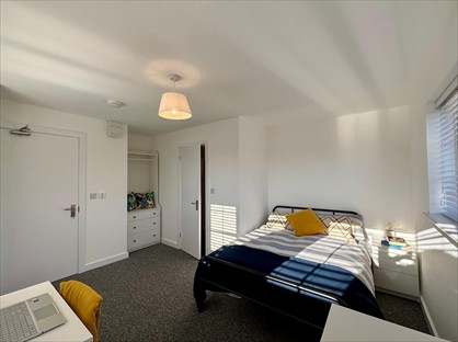 Room in a Shared Flat, High Street, HP4