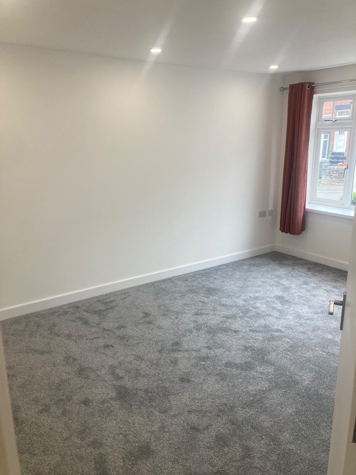 2 Bed Flat, Armthorpe Road, S11 photo 2