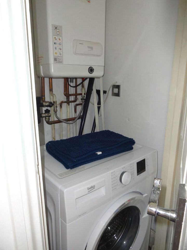 2 Bed Flat, Cavendish Road, SW12 photo 5