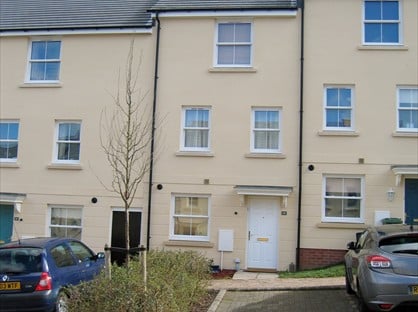4 Bed Terraced House, Alvington Drive, GL52